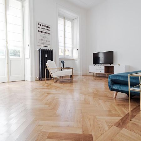 Leopardi21 Apartment Milan Bagian luar foto