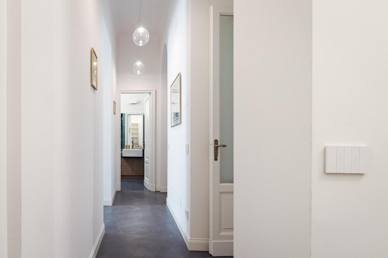 Leopardi21 Apartment Milan Bagian luar foto