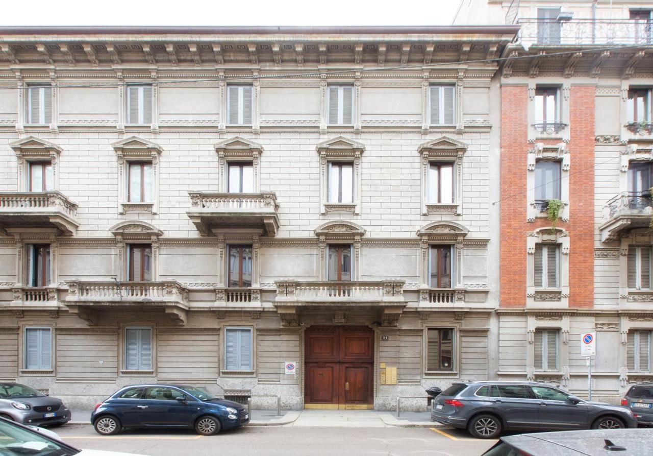 Leopardi21 Apartment Milan Bagian luar foto